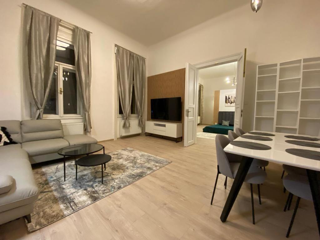Entrez Apartment 3 - Historical Centre 科希策 外观 照片