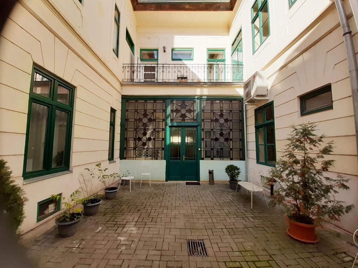 Entrez Apartment 3 - Historical Centre 科希策 外观 照片